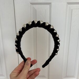 Black and white headband.